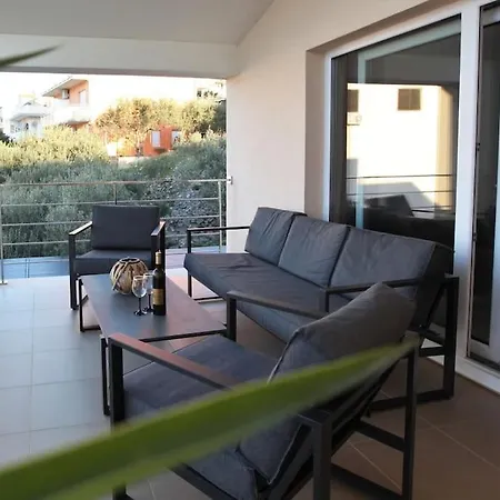 Luxury Lana Apt, Seaview Terrace, Large Outdoor Space, Bbq 别墅