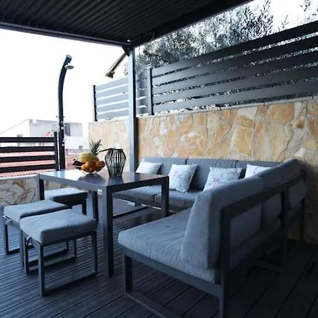 Willa Luxury Lana Apt, Seaview Terrace, Large Outdoor Space, Bbq Trogir